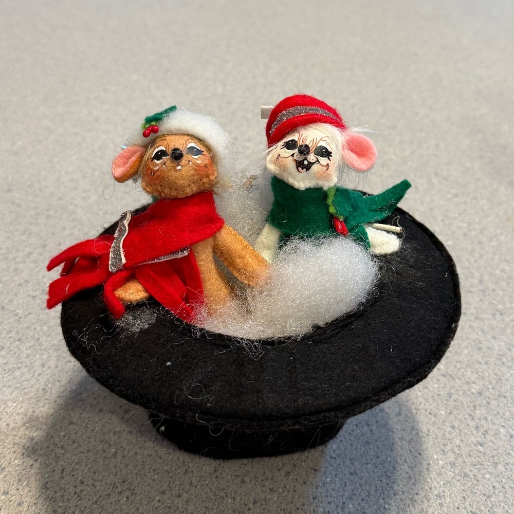 Annalee doll mice in hat